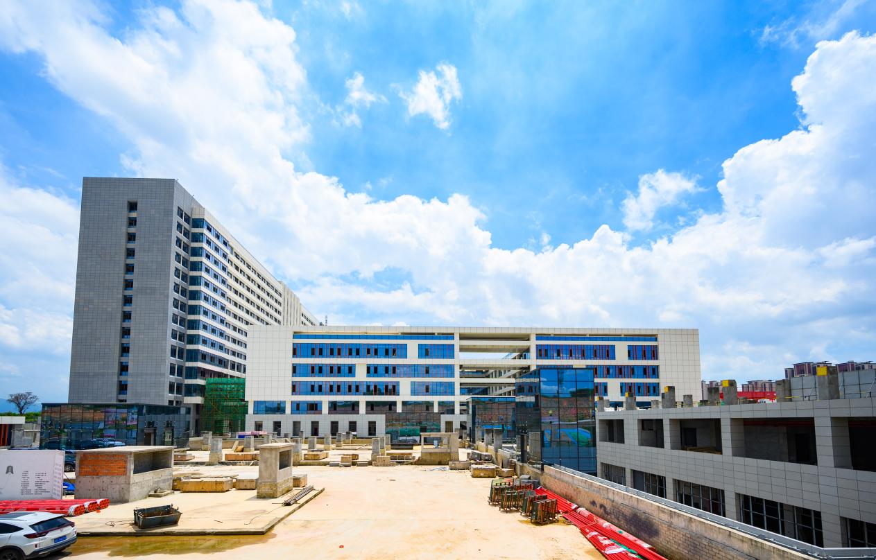 马銮湾医院预计年底基本完工.林铭鸿摄