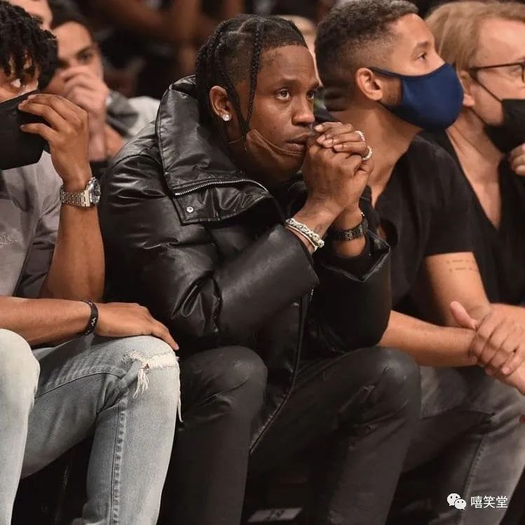 travisscott观看nba篮网与雄鹿比赛