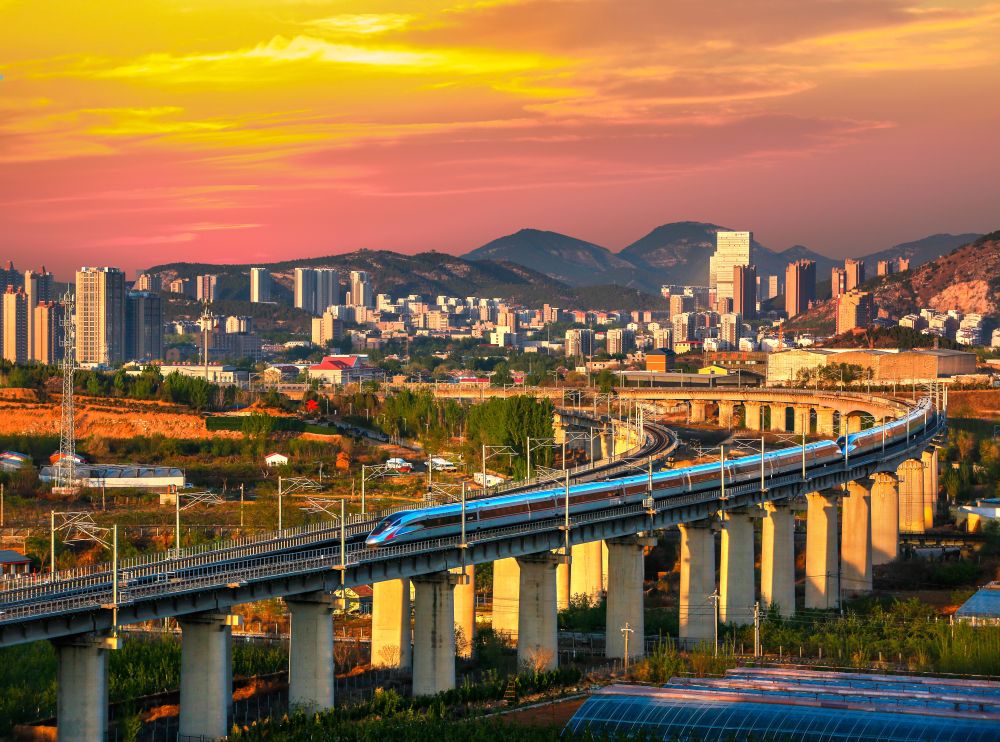 京沪高铁10年已成为世界运营时速最快的高速铁路