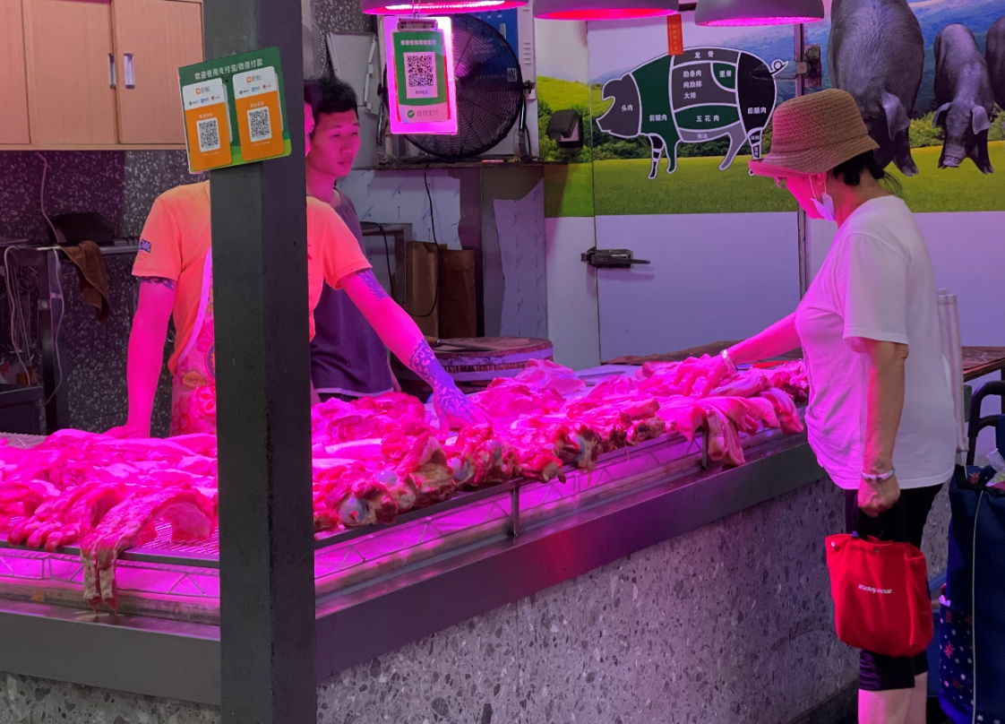 记者走访福田农批市场肉档猪肉价格坐滑梯连续4个月下跌