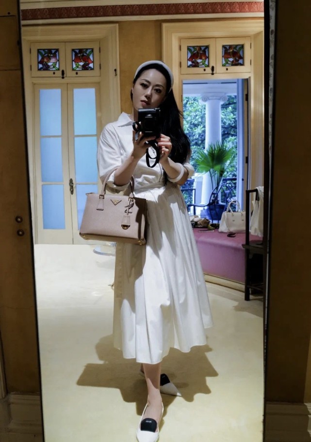 桃色女神章小蕙真不老58岁仍旧散发性感魅力近照养眼