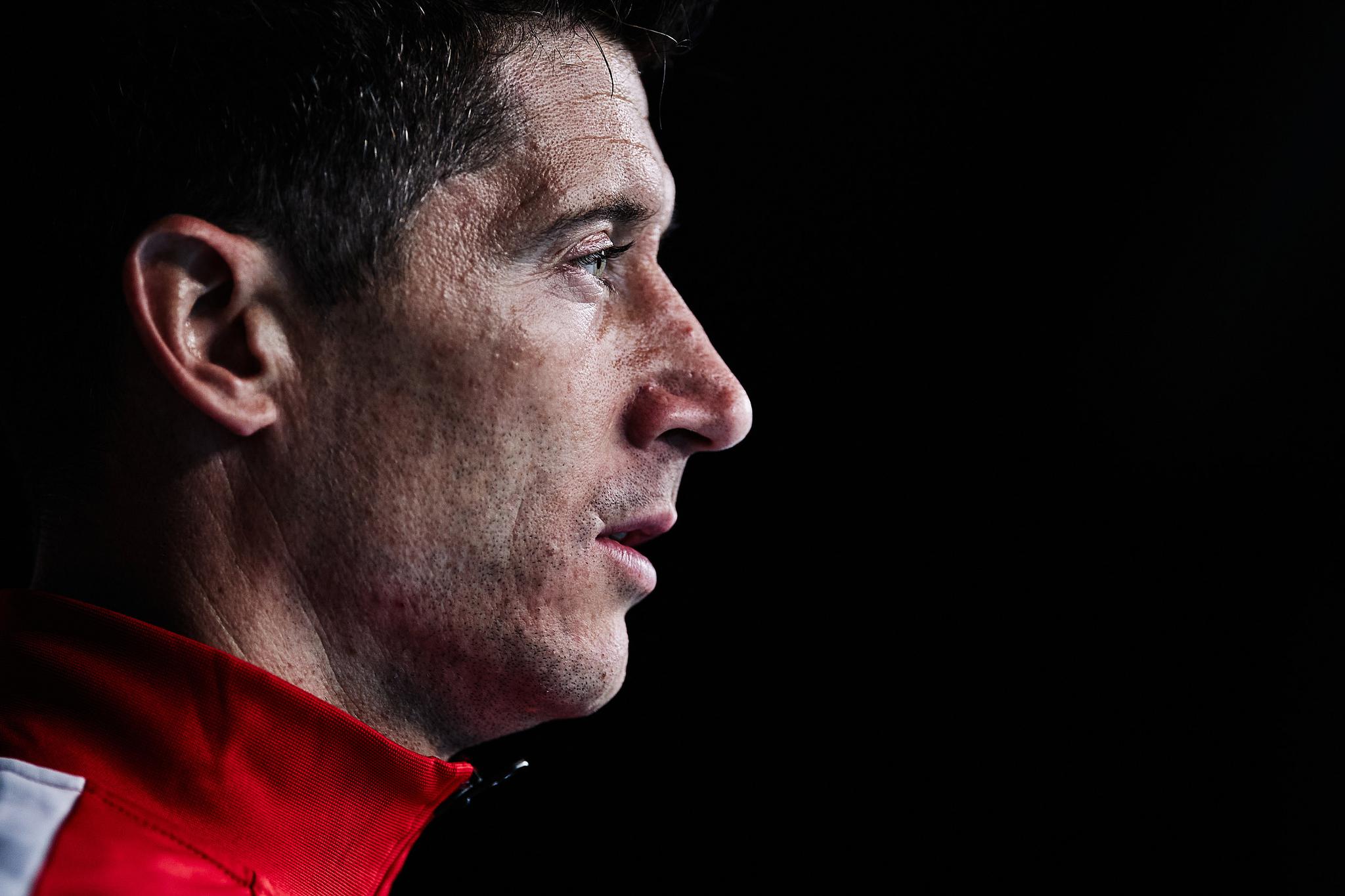 莱万哭了他打光了枪膛里的所有子弹却救不回祖国波兰