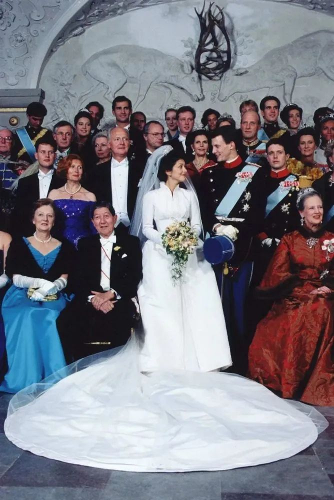 欧洲首位中国王妃引关注,广东女孩李然是谁?