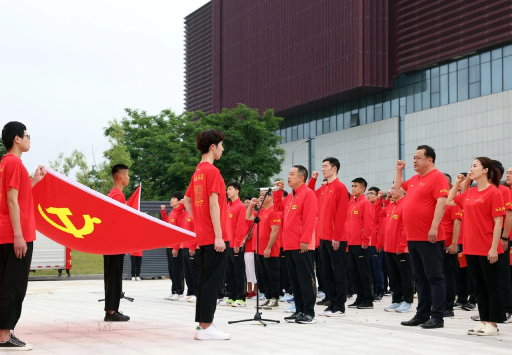 国乒唱红歌献礼建党百年，马龙刘诗雯表态东京奥运争佳绩