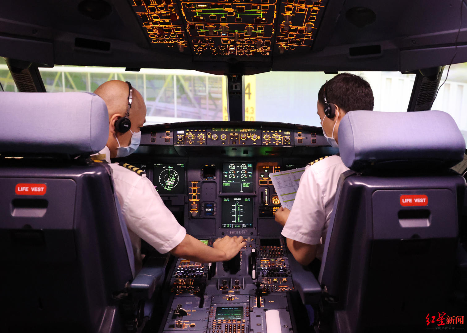 国航机组开展模拟训练