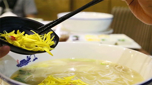 吃花玩香料甩米线的云南人,有多会吃鸡?