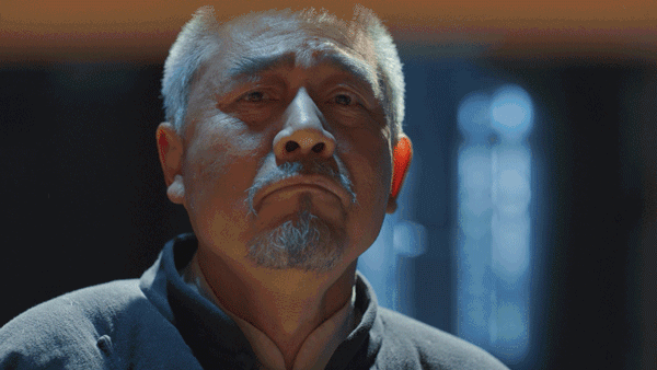 不少网友对此表示认同,还有网友联想到陈宝国老师.