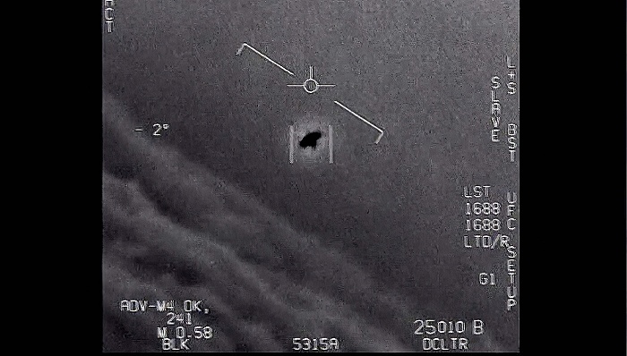 美国国防部公布“不明飞行物”（UFO）的视频影像画面。图片来源：视觉中国