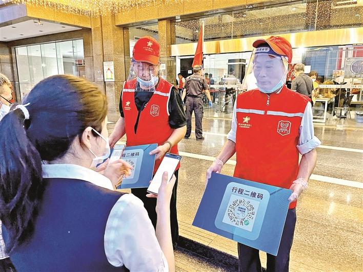 脱下军装仍是钢铁长城宝安退役军人用行动为保卫家园贡献力量