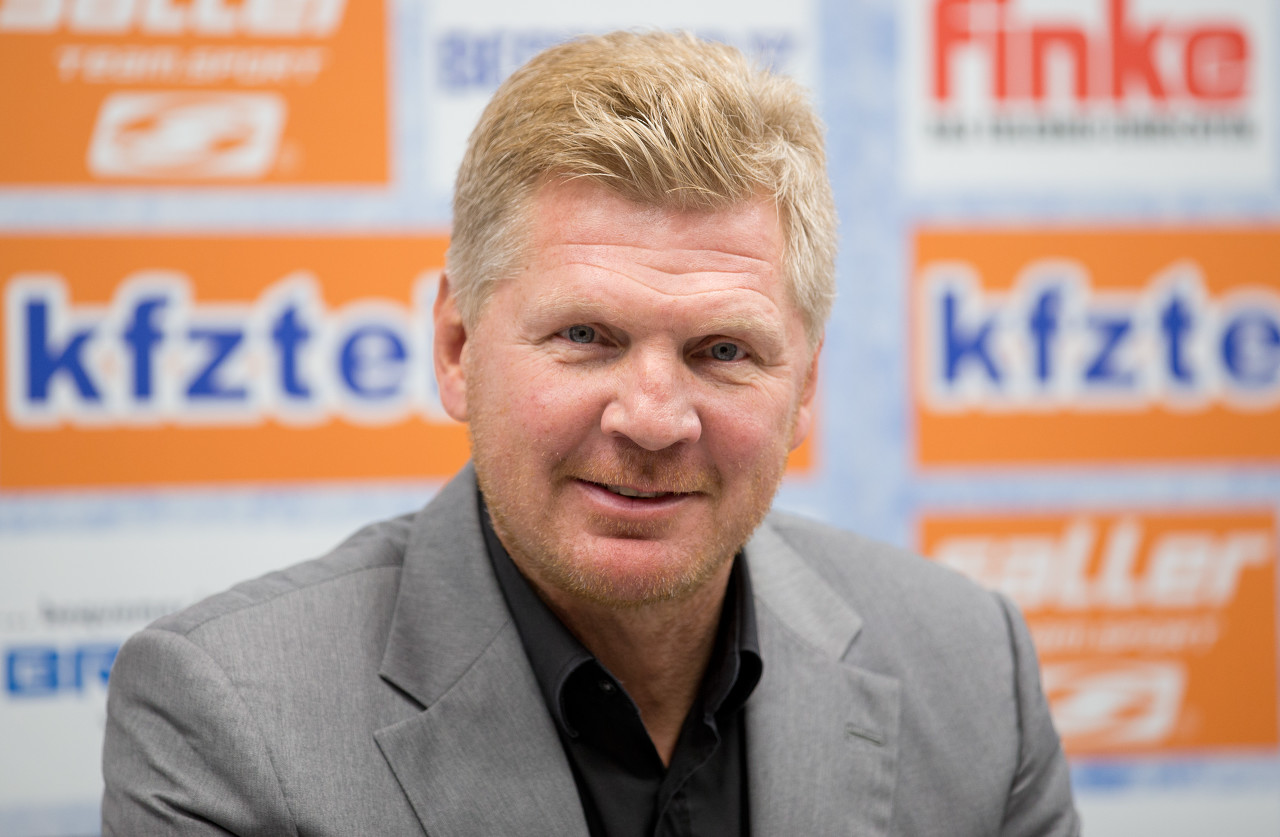 埃芬博格:勒夫不应再让萨内首发 他对球队没有帮助且缺乏自信