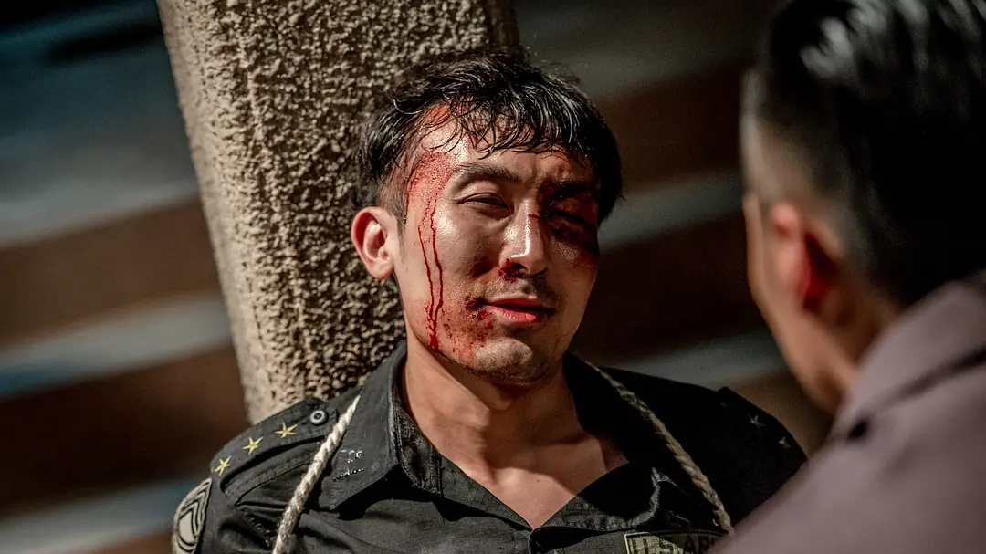 因为我是警察,他制毒,我抓毒,我们生下来就是水火不容的天敌.