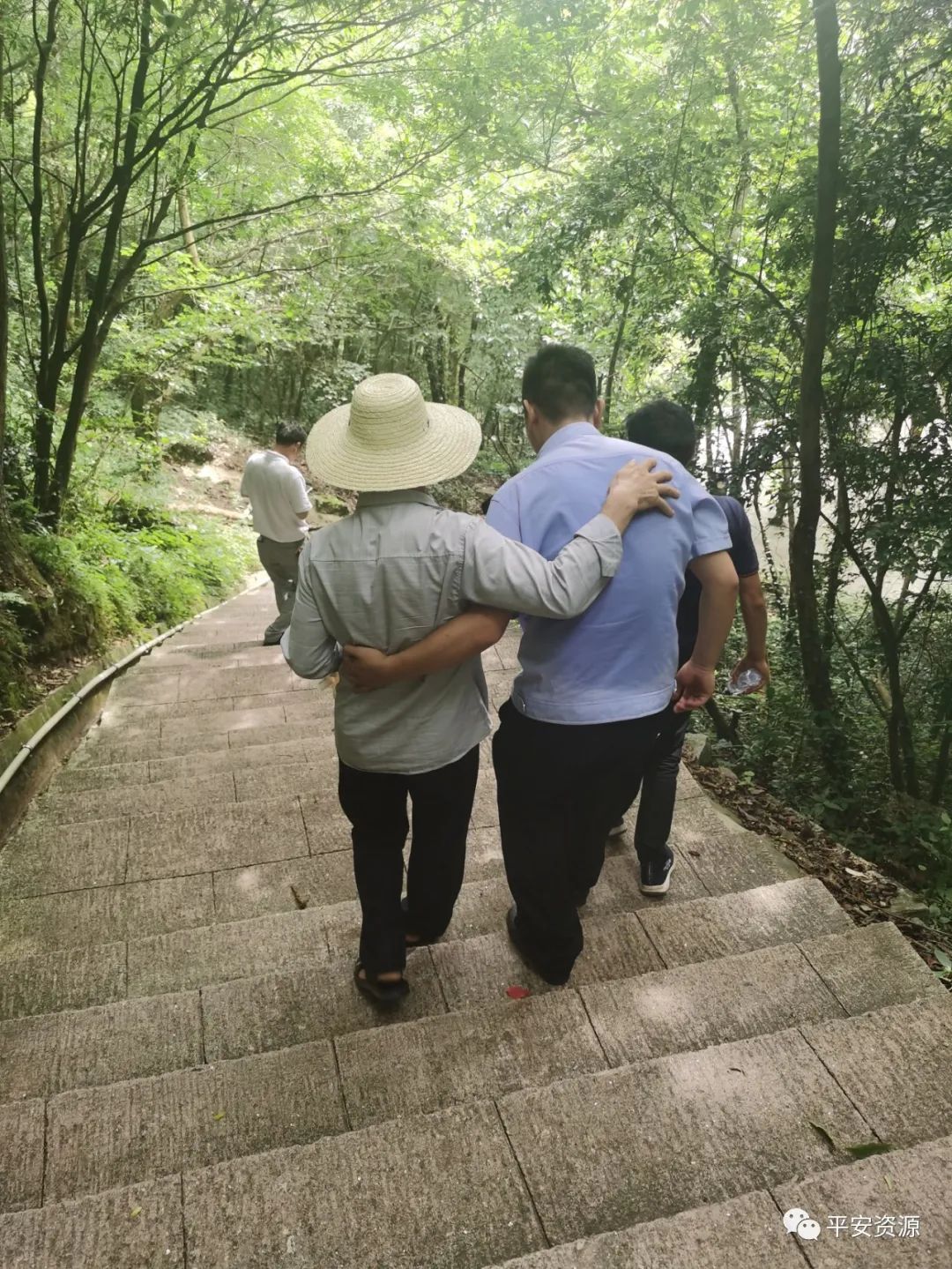 【人命关天】老人留下遗书出走到桂林看风景欲“结束”，区市县三级联动救人休闲区蓝鸢梦想 - Www.slyday.coM