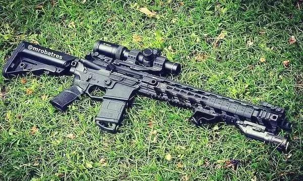 美国枪击案3人死亡！男子见义勇为击毙凶手，却因捡枪被警察击杀休闲区蓝鸢梦想 - Www.slyday.coM