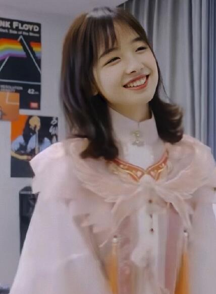 最美初恋脸王冰冰分享罕见旧照青春甜美少女感满满