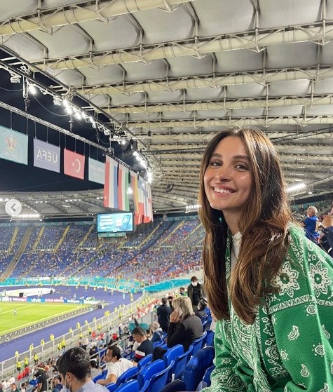 女友称赞基耶萨你真强06小姐姐笑起来太甜了