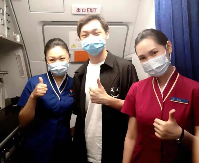 飞机突然调头，只为等一个人…航空公司：20年来第一次休闲区蓝鸢梦想 - Www.slyday.coM