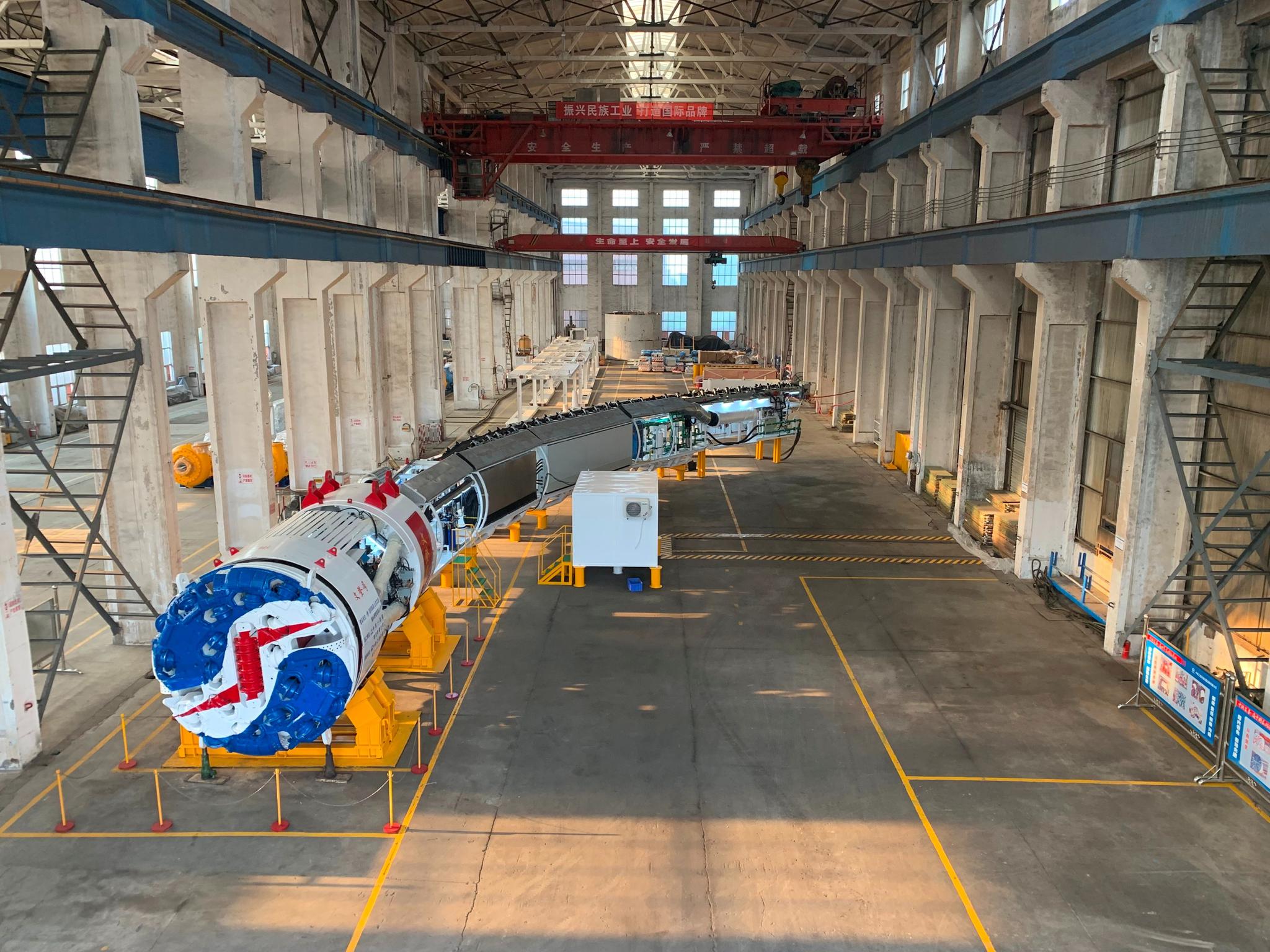 "中国中铁1号"盾构机:填补国产"工程机械之王"的空白