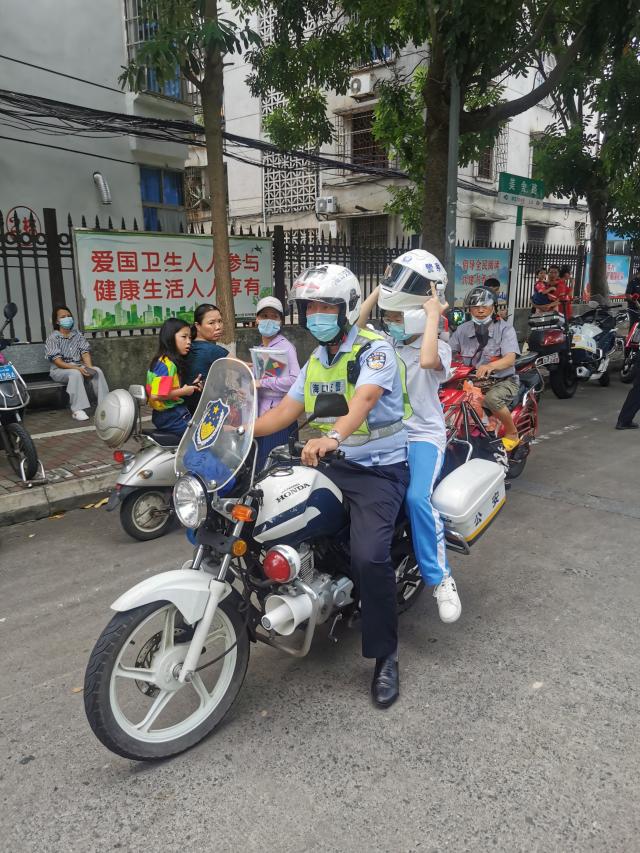 考生走错考场 海口公安交警爱心护送休闲区蓝鸢梦想 - Www.slyday.coM