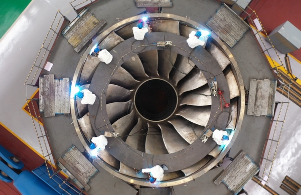 哈电集团研制白鹤滩水电站首台百万千瓦水电机组发电成功_新浪财经