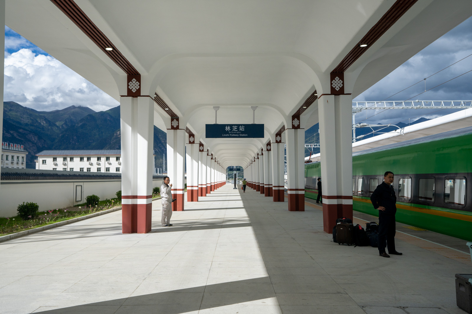 拉林线林芝站站台