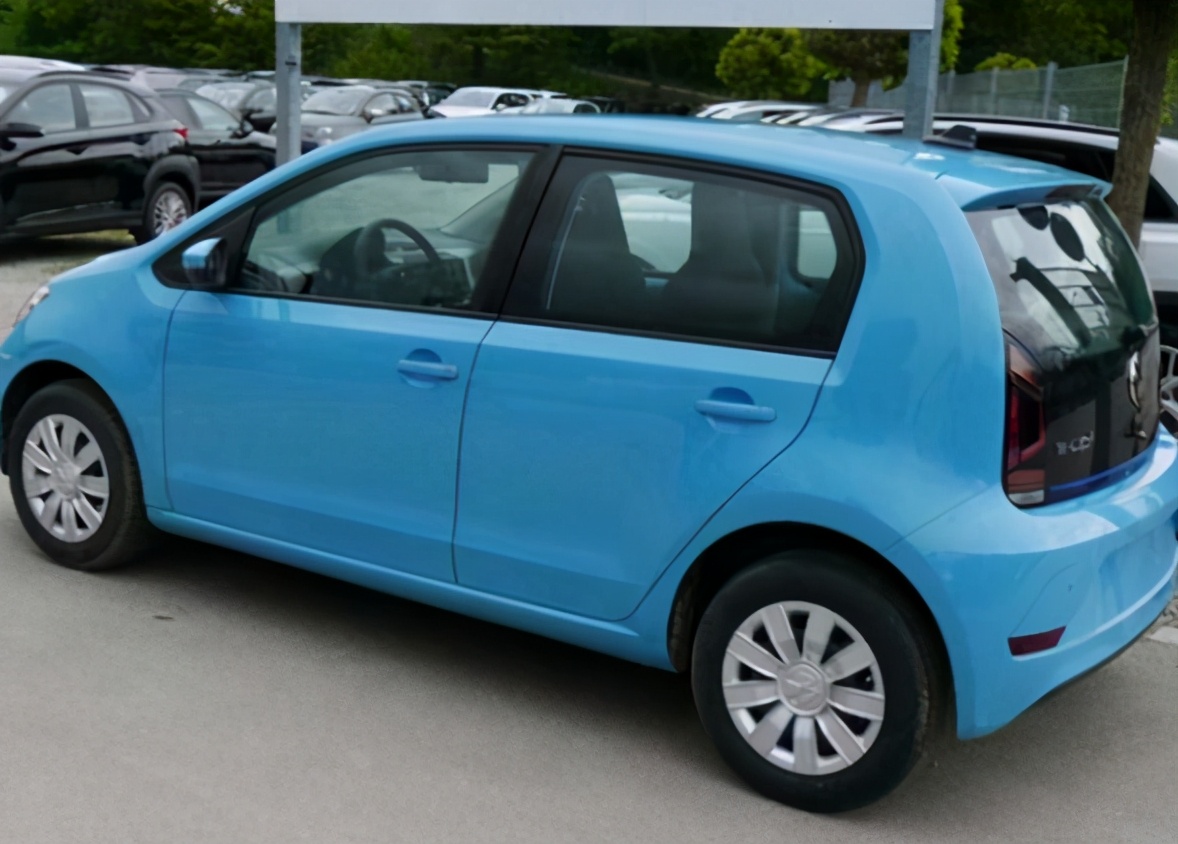 大众也出小型车了看到实车后众网友吐槽白送都不想要