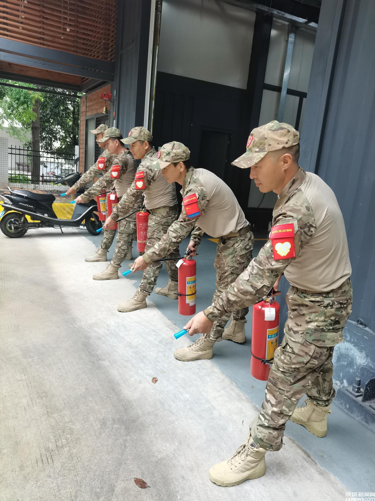 南山区退役军人红星突击队开展消防基本技能实操实训