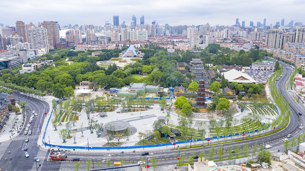 根据消息透露,最新状况:深圳龙华巷子里的爱情,究竟藏着怎样的温情与故事?