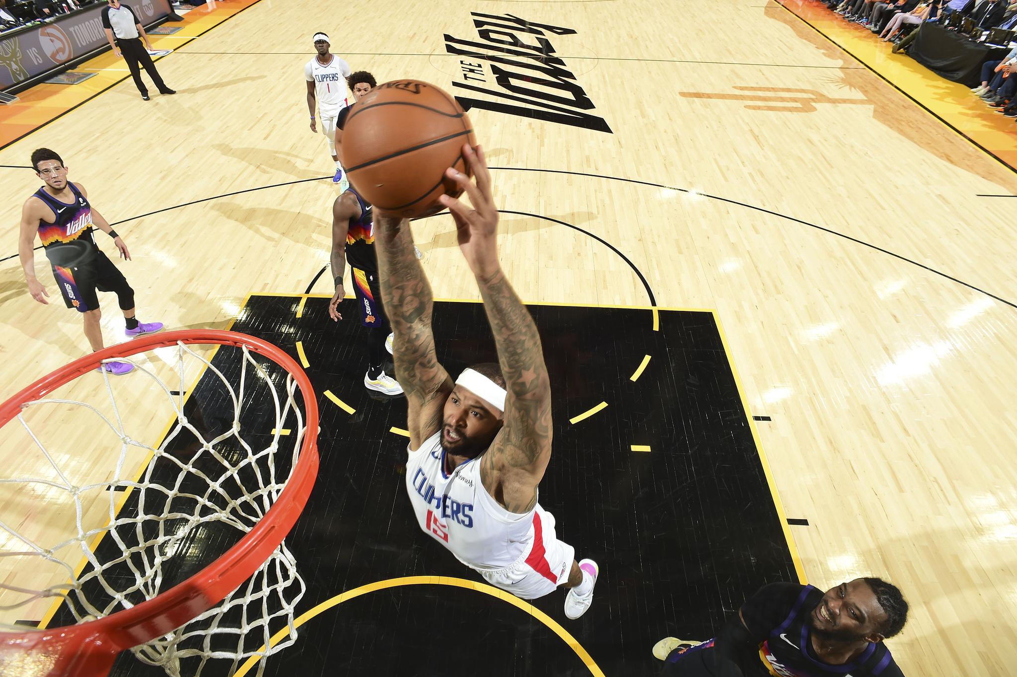 纵观季后赛乔治41分快船取胜保罗想进总决赛真不容易