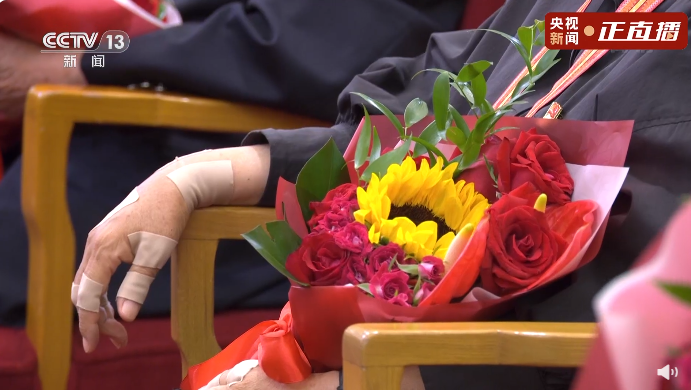 “七一勋章”获得者张桂梅：我做这些更多是因为一名共产党员的初心和使命休闲区蓝鸢梦想 - Www.slyday.coM