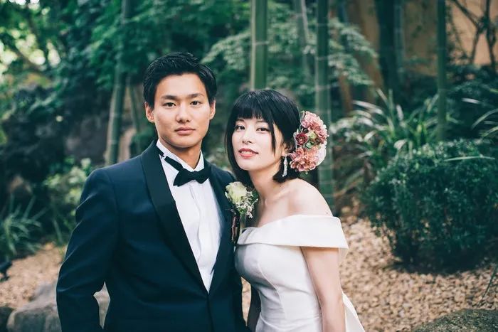 捏捏野村周平的脸,配文:"周平君,支棱起来,待会儿靠你咯"↓然后又是