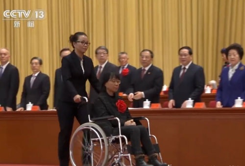 这大概就是张桂梅一直说的"初心和使命"吧!