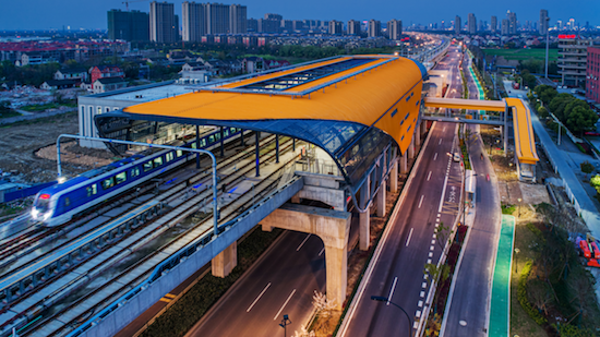 杭州都市圈轨道交通杭海城际铁路建成通车