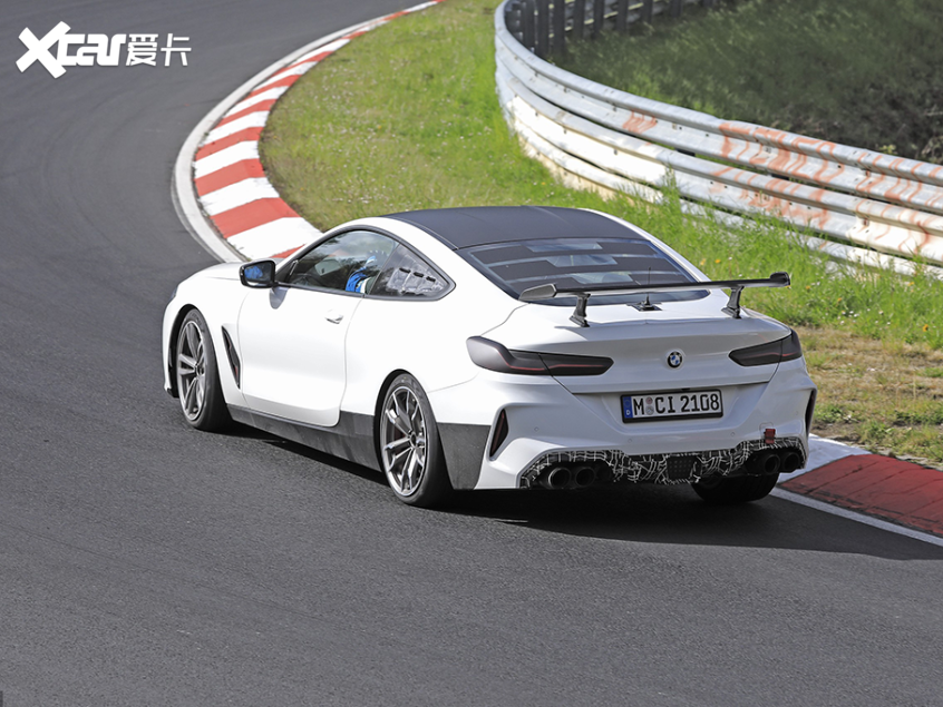 宝马m8 csl赛道谍照 固定式尾翼很亮眼