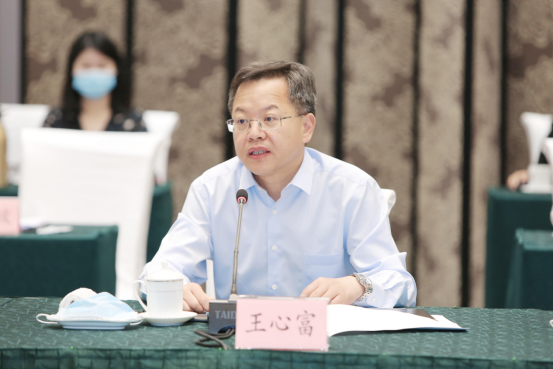王心富与代表团举行项目对接恳谈会(图片源自:国际在线)