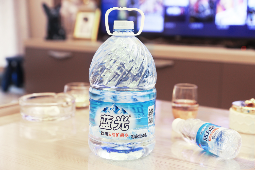 好友成功砍价即能0元购买指定瓶装水或桶装水产品