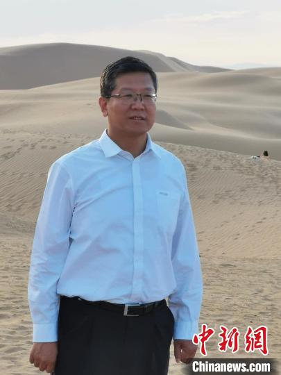 通讯专访著名诗人侯马写诗是寻求真理认识世界的渠道