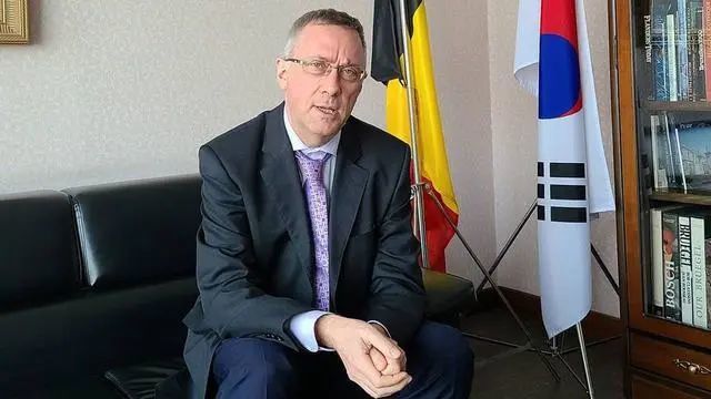 比利时驻韩大使彼得·莱斯库希尔