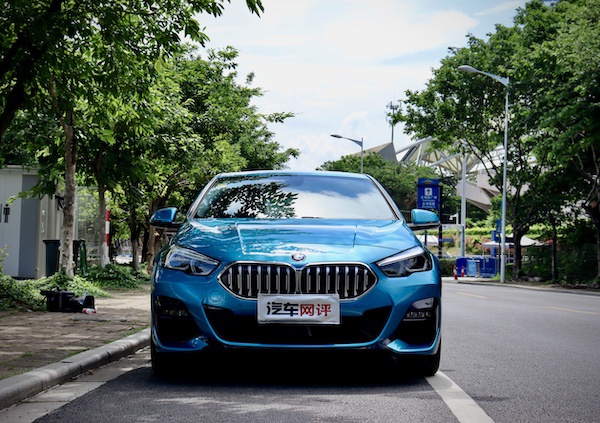 试驾宝马2系四门轿跑|一辆"前驱"宝马还有没有"后驱"操控灵魂?