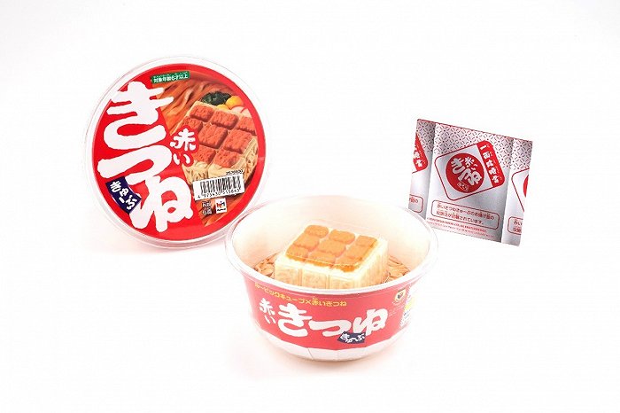 Maruchan Akai Kitsune 图片来源：hypebeast