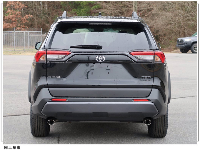 丰田新rav4运动版实拍搭25l引擎升级8at变速箱标配trd套件