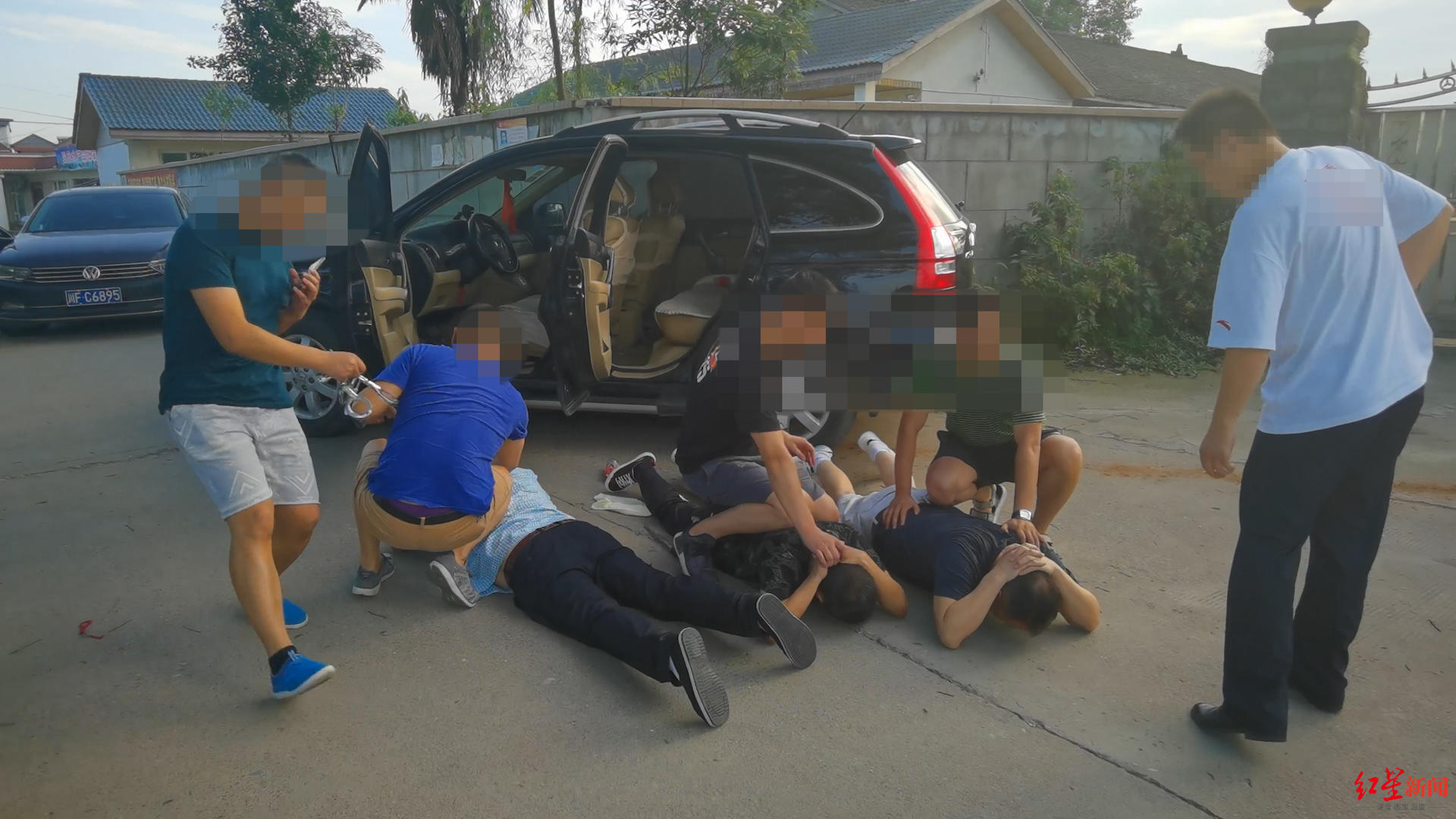 四川绵阳斩断跨国地下贩毒通道,收缴毒品14.9公斤