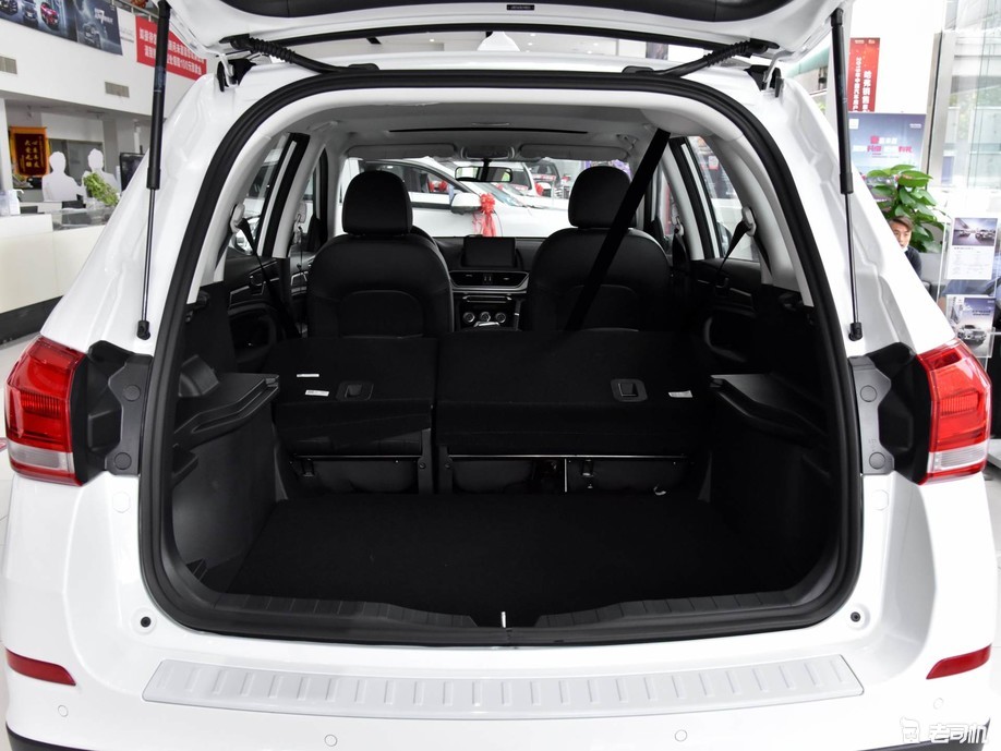 大空间家用之选 小哥带你一起看哈弗h6