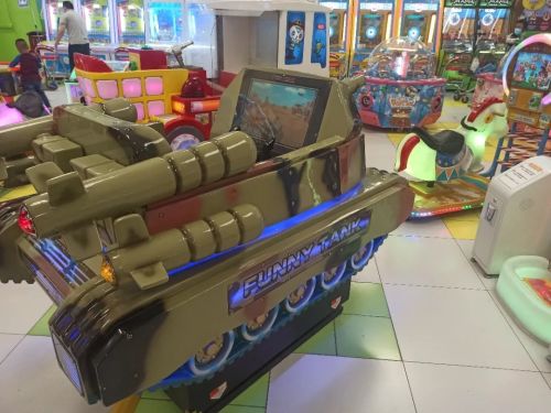 童年的摇摇车，随记忆一直晃到现在休闲区蓝鸢梦想 - Www.slyday.coM