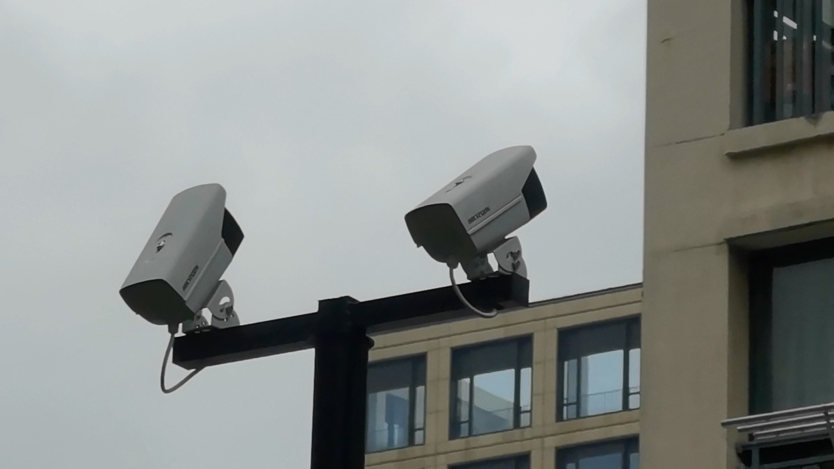 宁波一小区装摄像头监测高空抛物：住户窗户打开就会预警