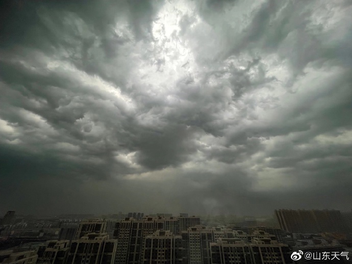 济南遭遇大范围强对流天气，章丘13级大风破当地历史纪录