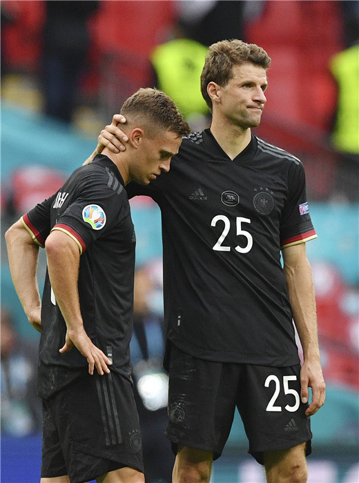 欧洲杯“死亡之组”球队全体回家 乌克兰惊艳读秒绝杀休闲区蓝鸢梦想 - Www.slyday.coM