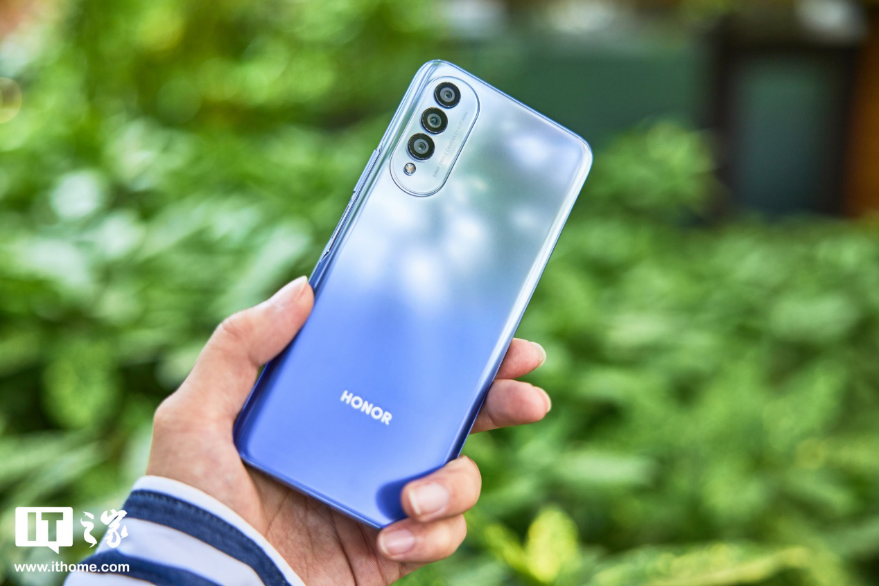 it之家开箱荣耀x20se5g图赏6400万高清ai三摄