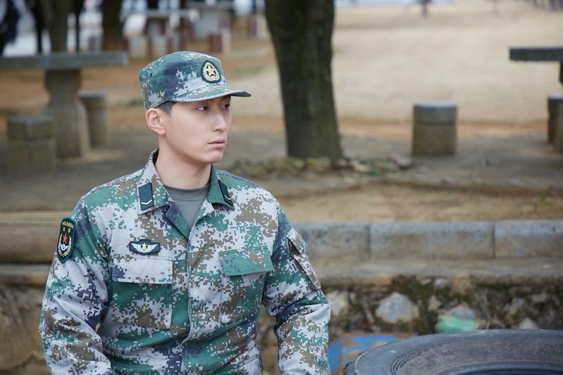 窦骁演"排雷兵"!《我们的新时代》今晚开启新单元