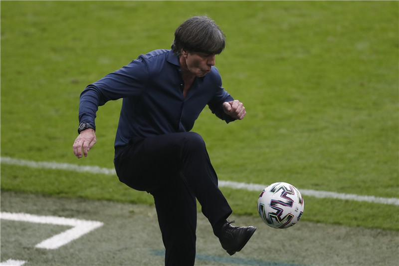 欧洲杯“死亡之组”球队全体回家 乌克兰惊艳读秒绝杀休闲区蓝鸢梦想 - Www.slyday.coM