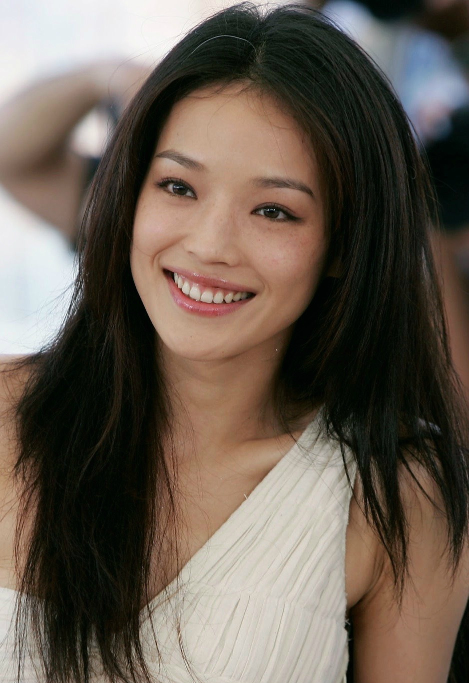 44岁的舒淇皮肤依旧光泽通透没想到她的上妆方法如此简单